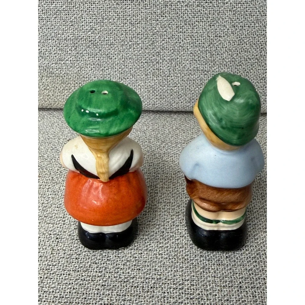 VTG Goebel W‎ Germany Salt and Pepper Shakers Bavarian Boy Girl Lederhosen Set
